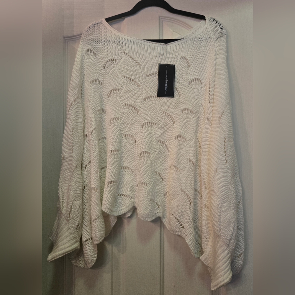 moon & madison Cream Knit Poncho